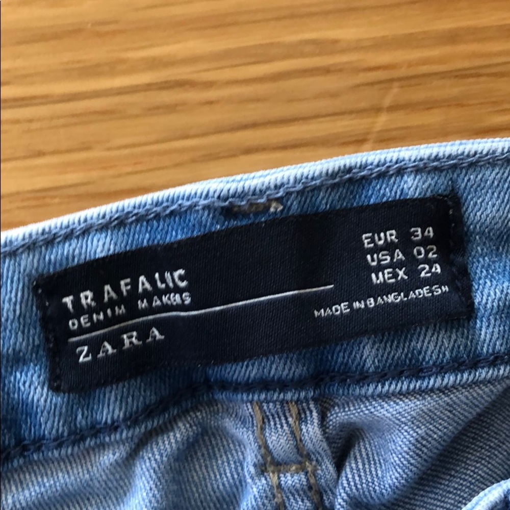 Zara Ripped Jeans - Picture 2 of 3